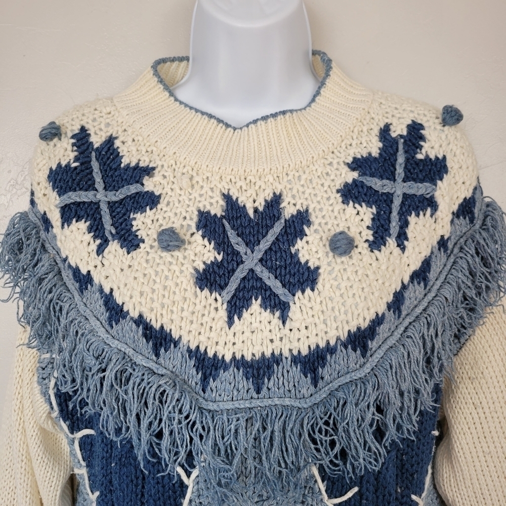 Huntington Ridge Vintage Knitted by Hand White Blue Sweater M Fringe Pom Winter - Picture 2 of 8